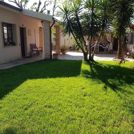 Gentarrubia Bed & Breakfast Capoterra Dış mekan fotoğraf