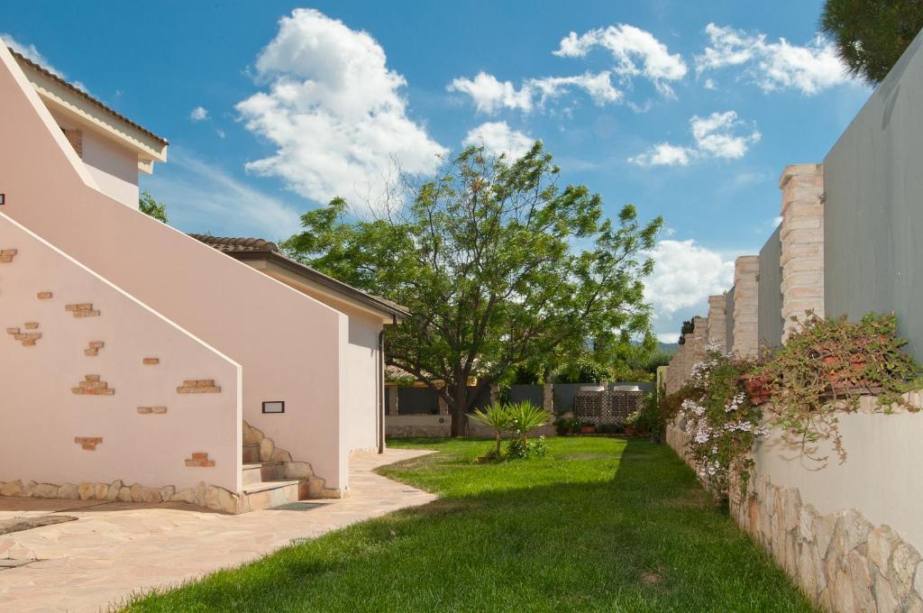 Gentarrubia Bed & Breakfast Capoterra Dış mekan fotoğraf