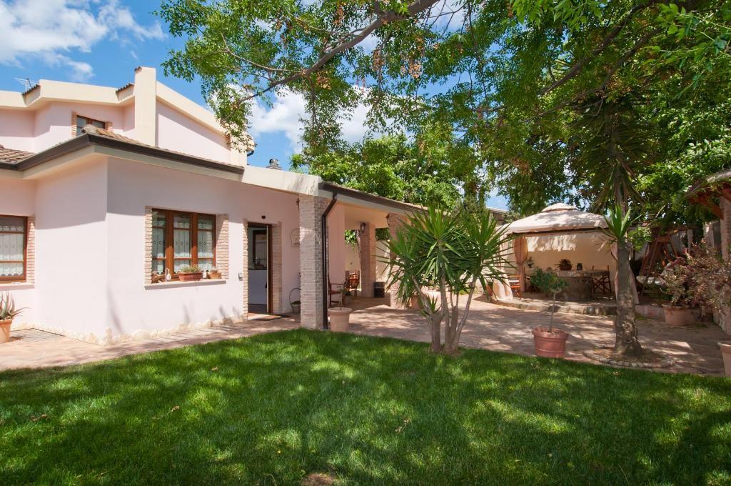 Gentarrubia Bed & Breakfast Capoterra Dış mekan fotoğraf